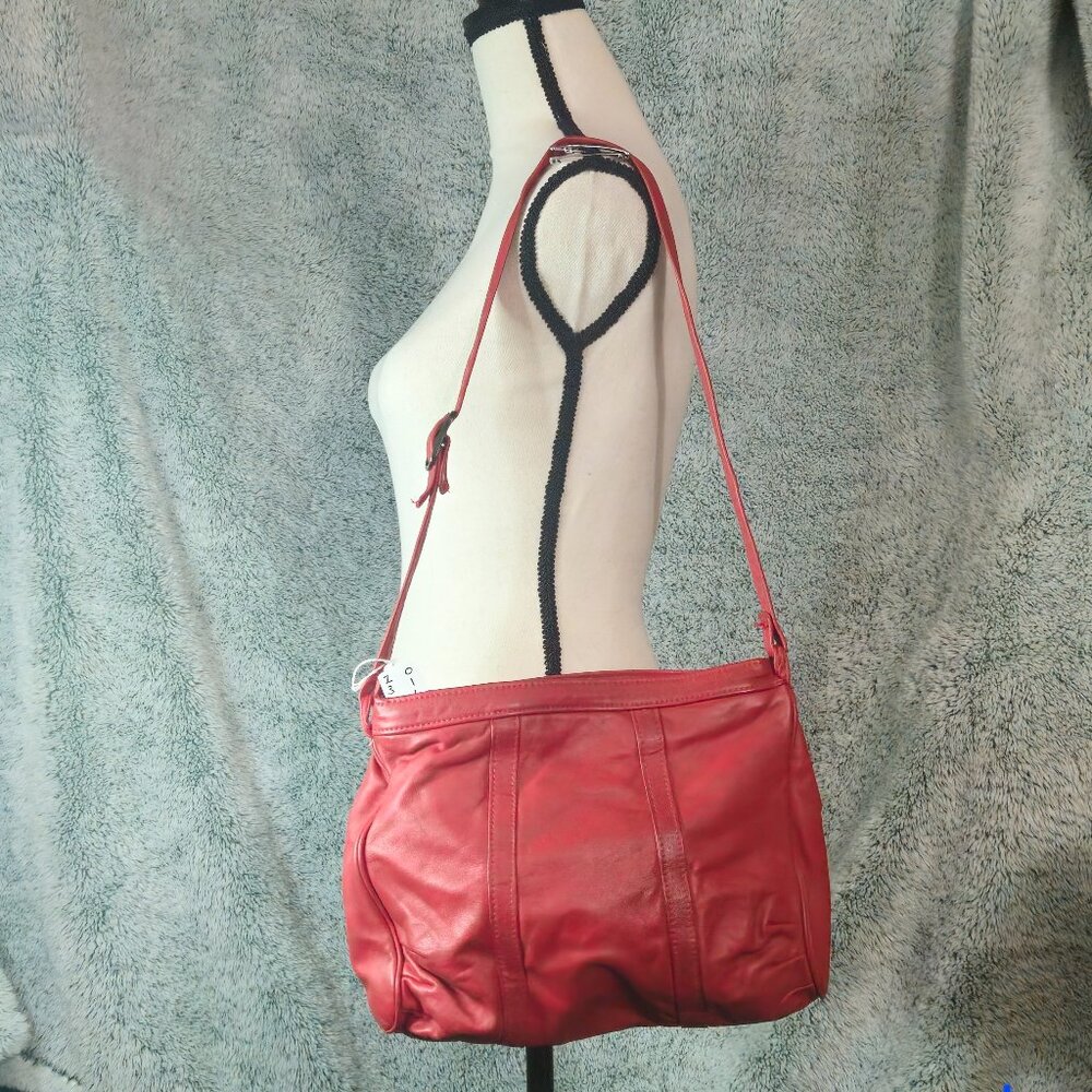stone mountain red shoulder bag in good condition